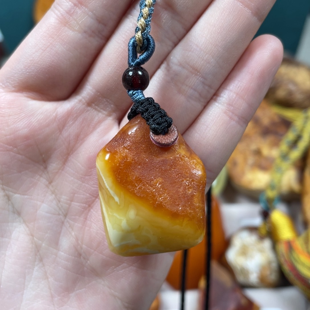 琥珀珠宝奇石未镶嵌