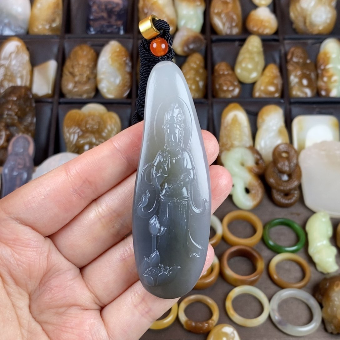 和田玉颈饰未镶嵌