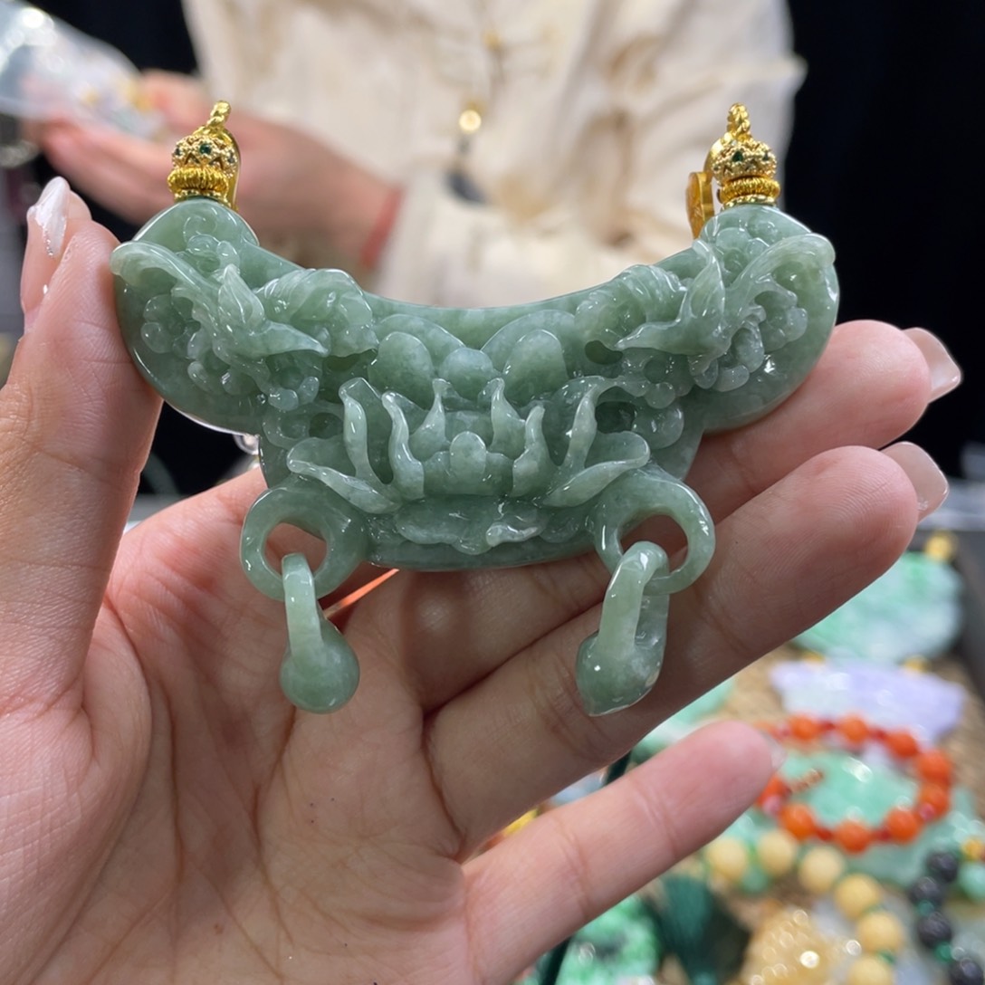 翡翠颈饰未镶嵌代编织
