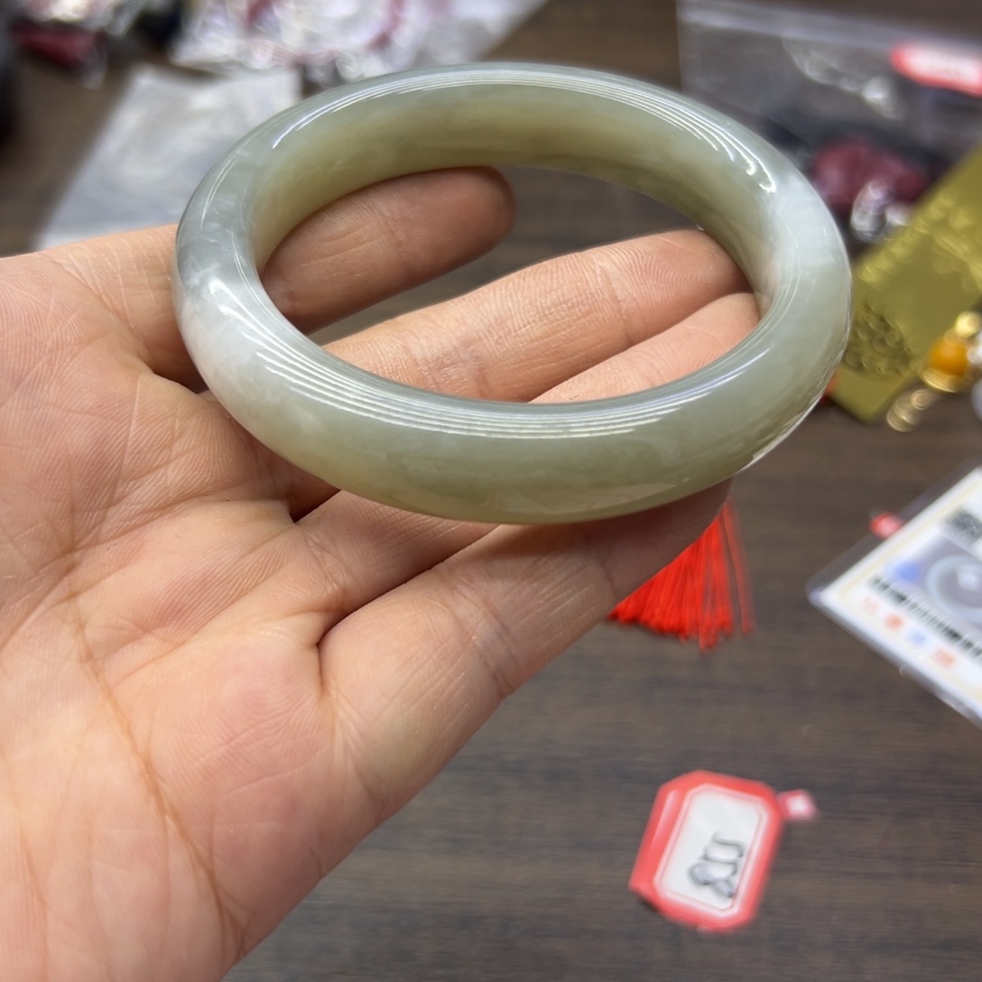 和田玉未镶嵌手镯58.7圈围1492微瑕