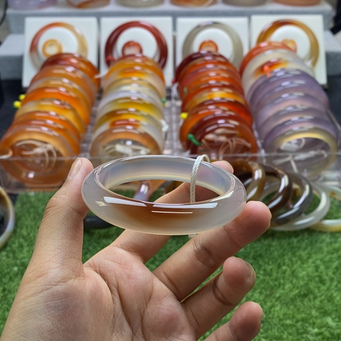 手镯玛瑙/玉髓未镶嵌