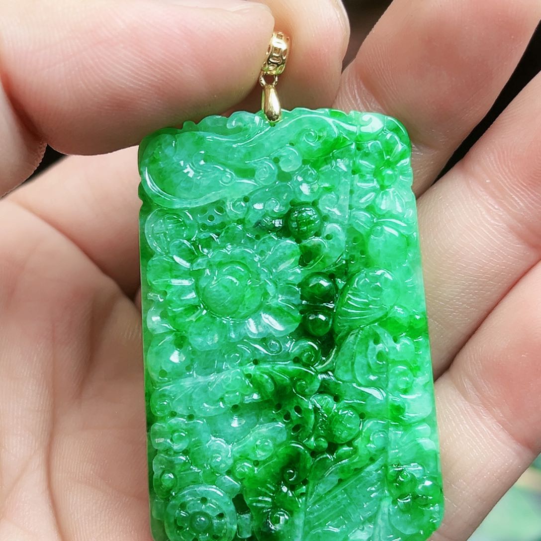 翡翠颈饰18K金镶嵌耳饰