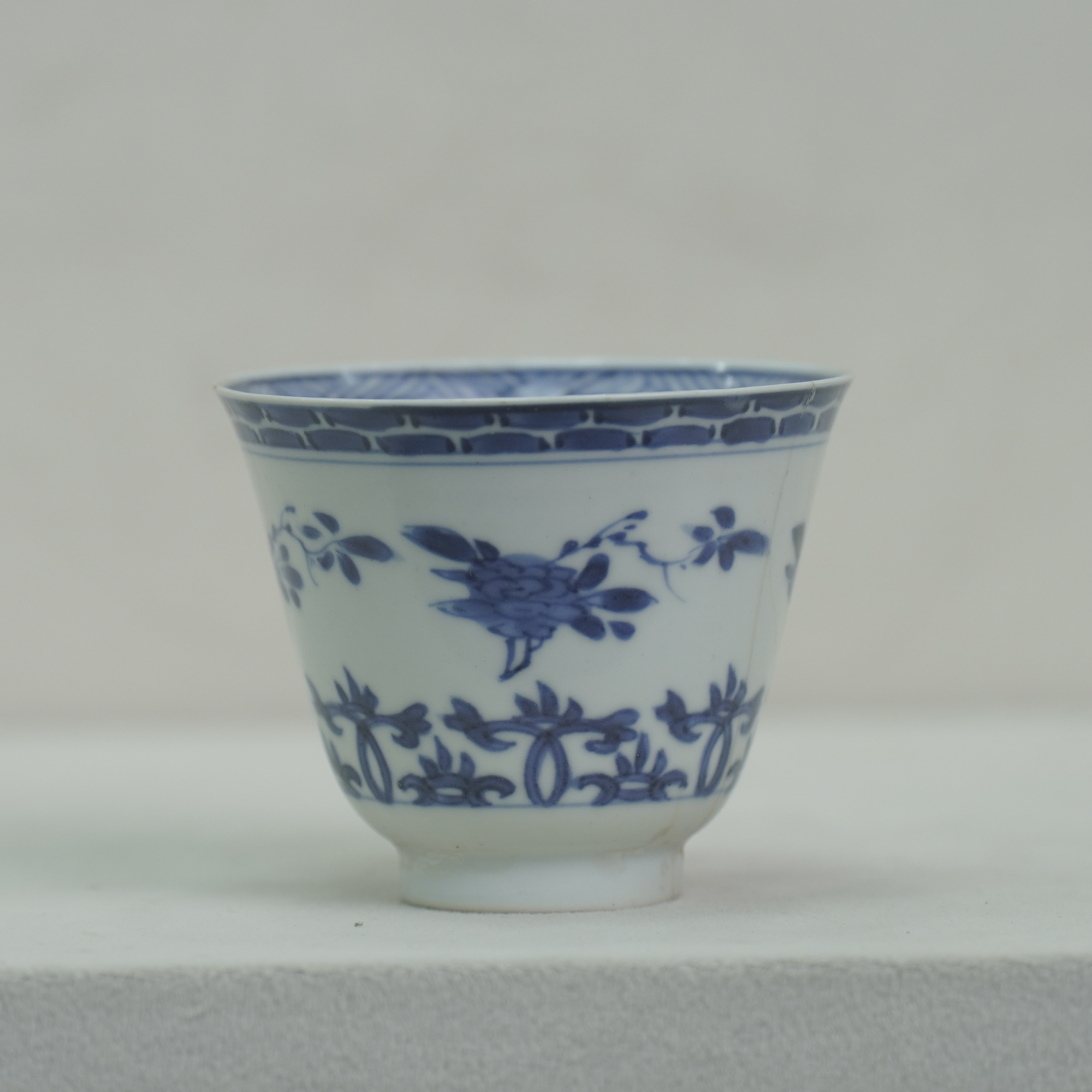青花花卉杯 00771