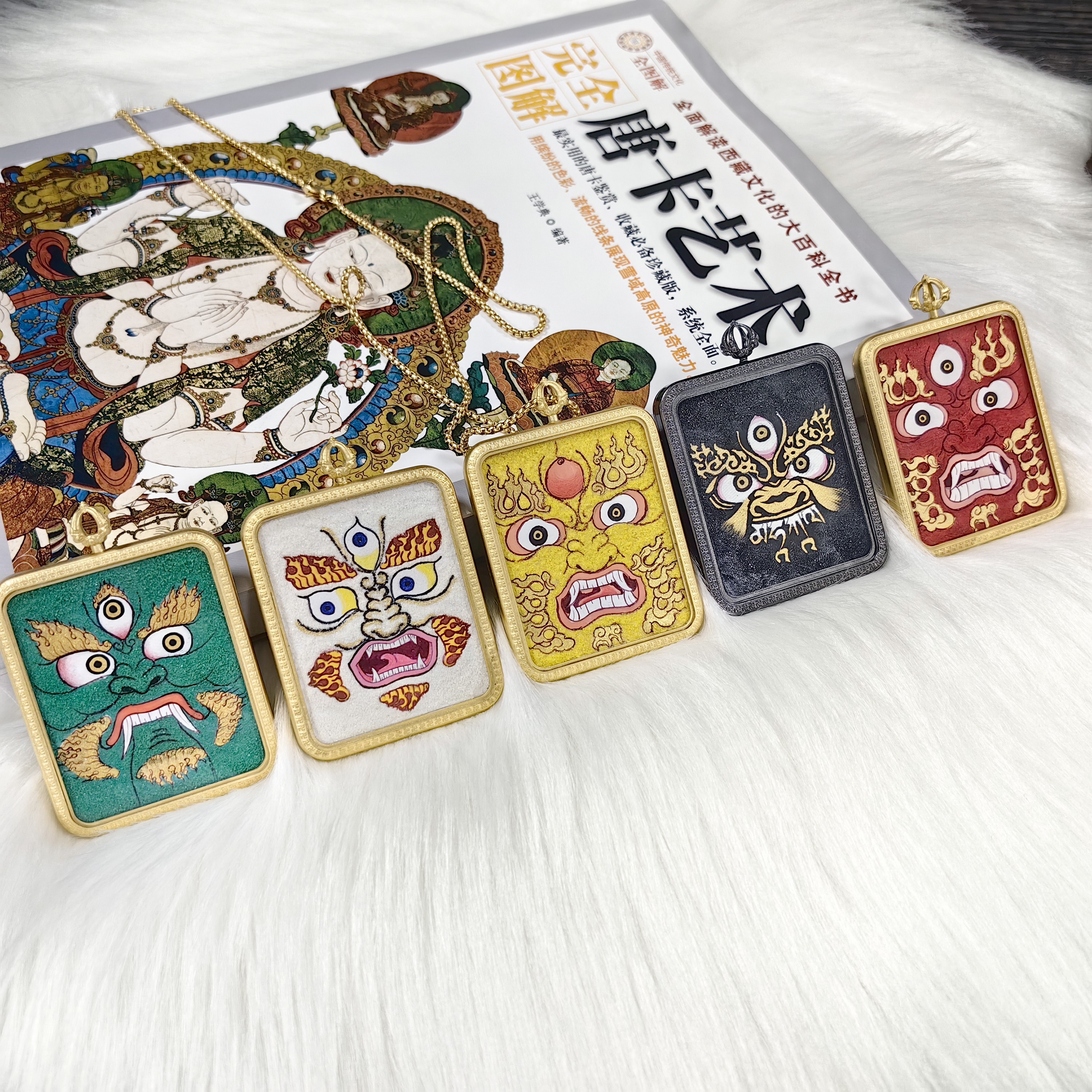 纯手绘粗矿砂4＊5五路财神唐卡吊坠