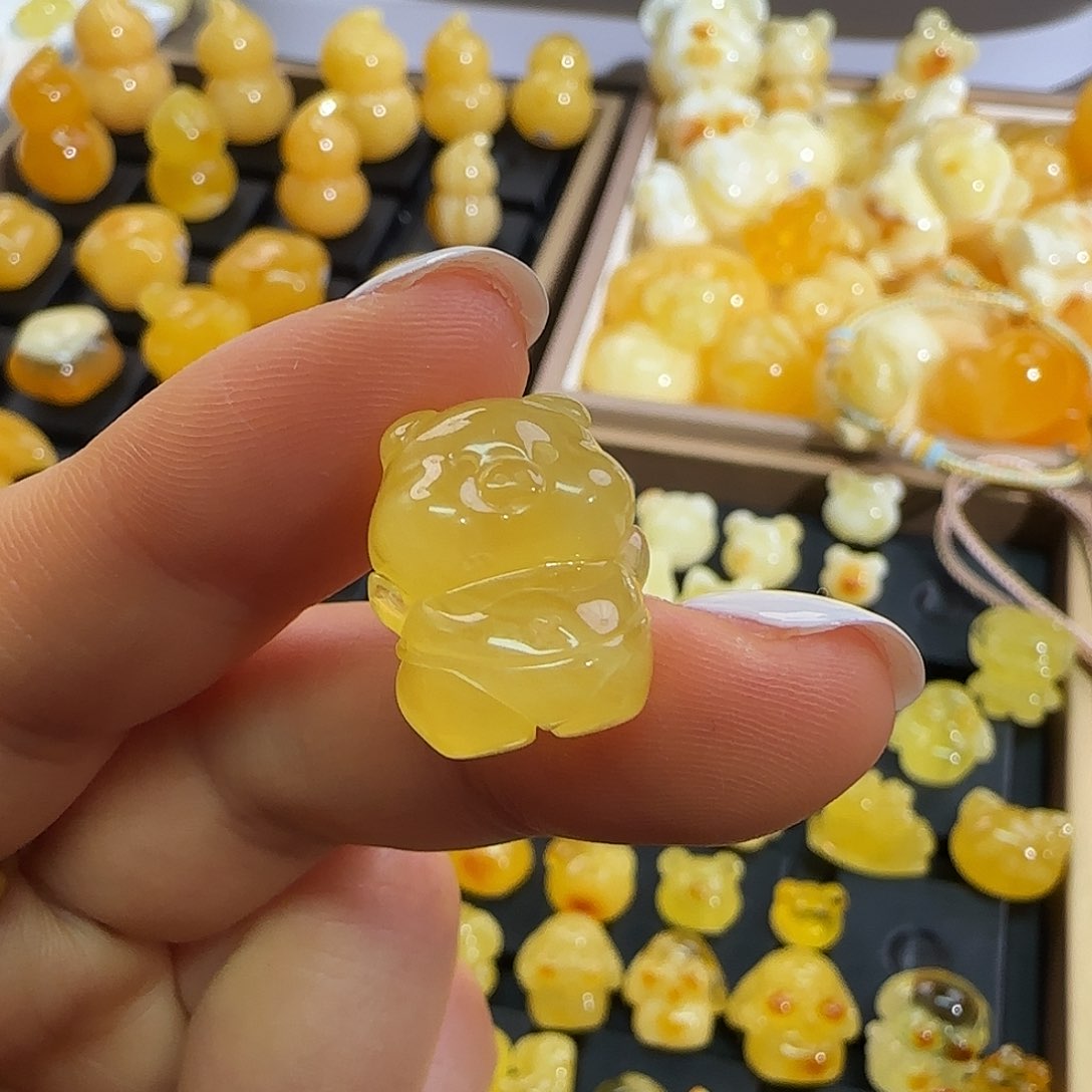 琥珀未镶嵌珠宝奇石