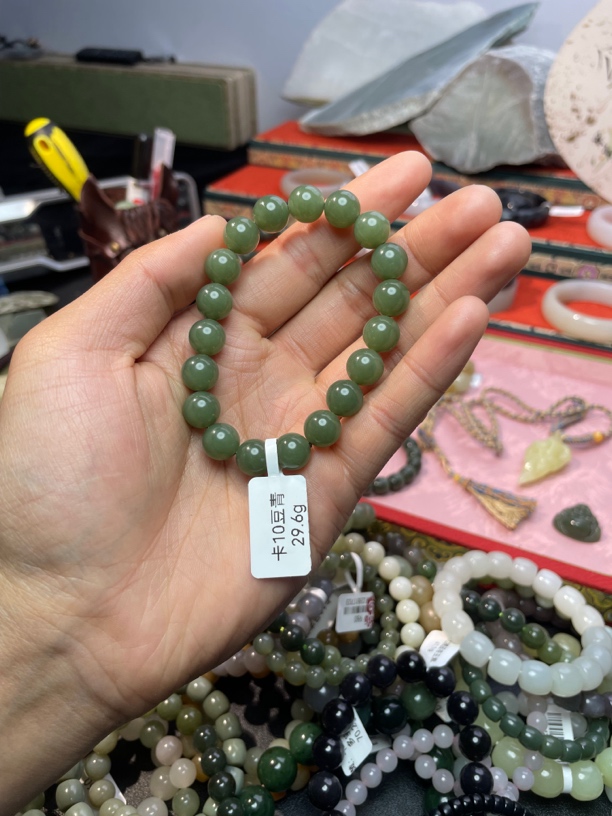 和田玉卡10豆青细油膏