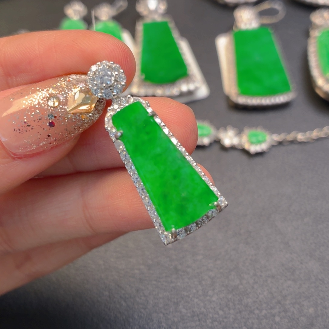 翡翠银S925镶嵌颈饰