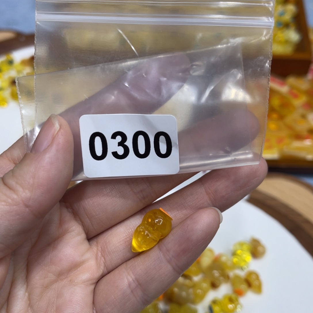 琥珀珠宝奇石未镶嵌