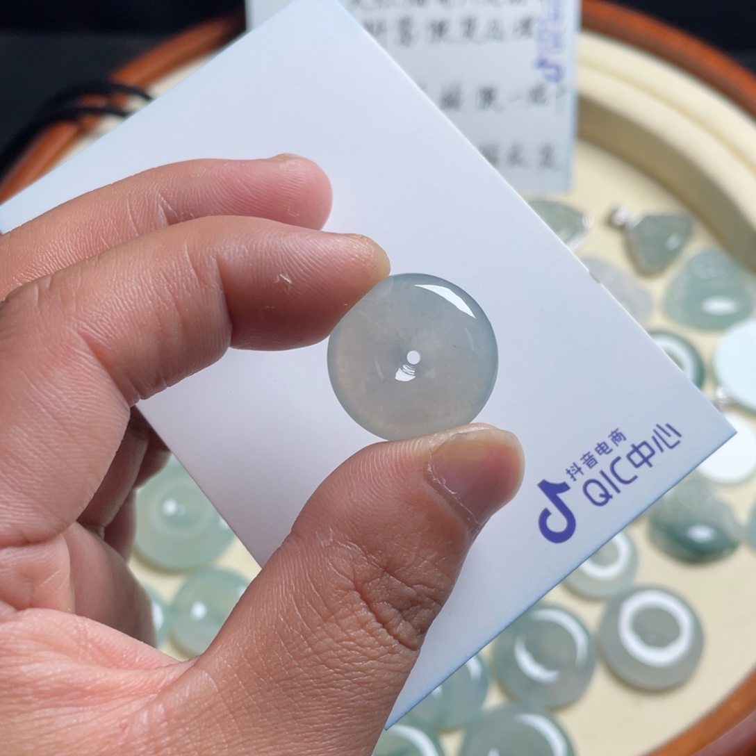 翡翠未镶嵌颈饰4667789866677888