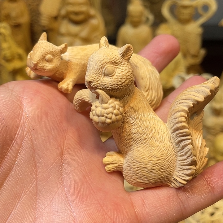 黄杨木小瑕疵松鼠一对