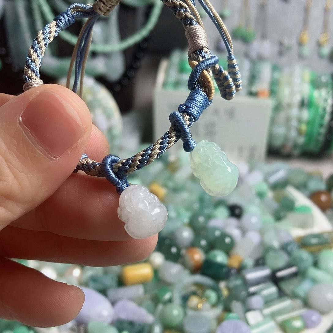 翡翠颈饰未镶嵌貔貅手绳