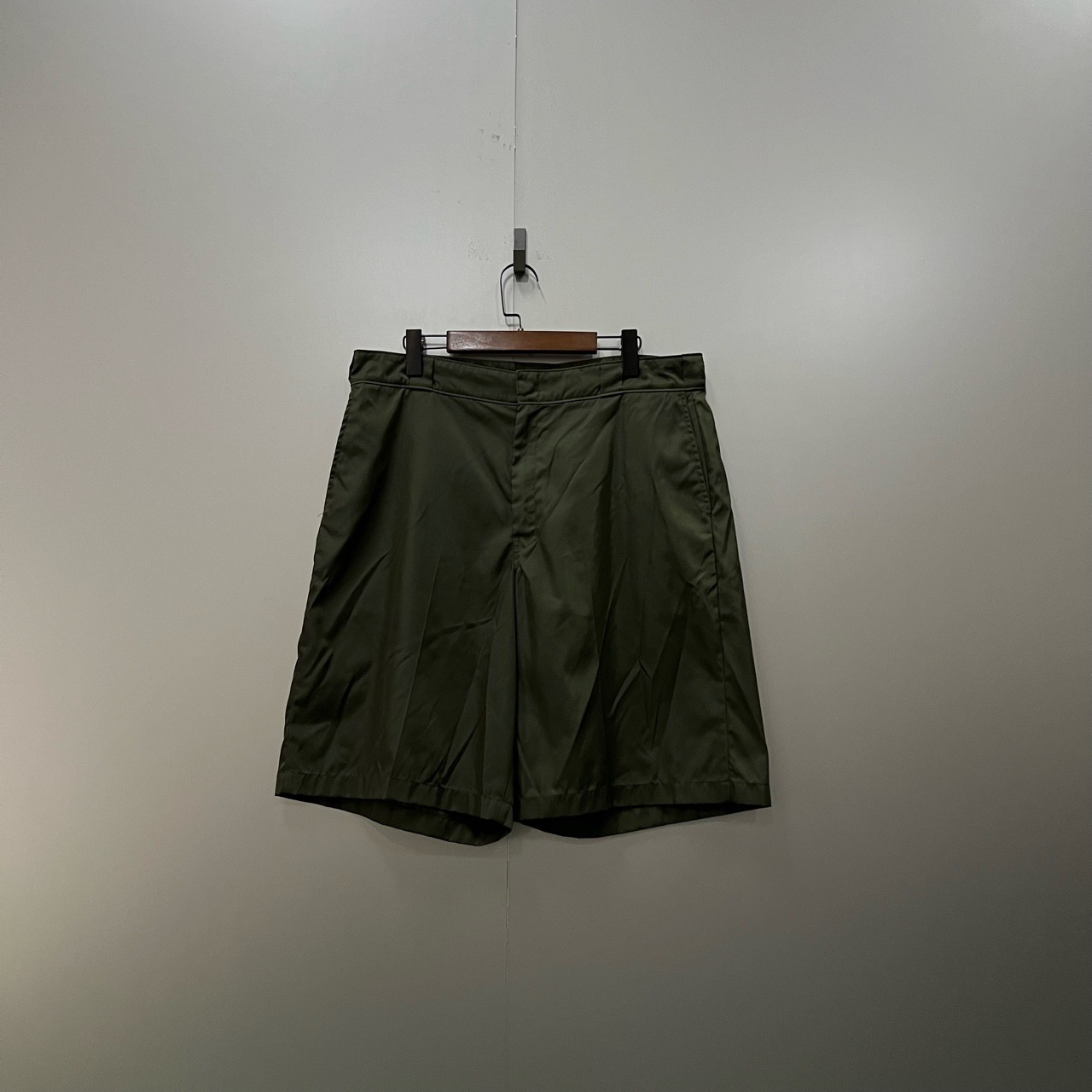 99新 Prada/普拉达 （ll） 201787 普拉达 墨绿三角标尼龙短裤 52码