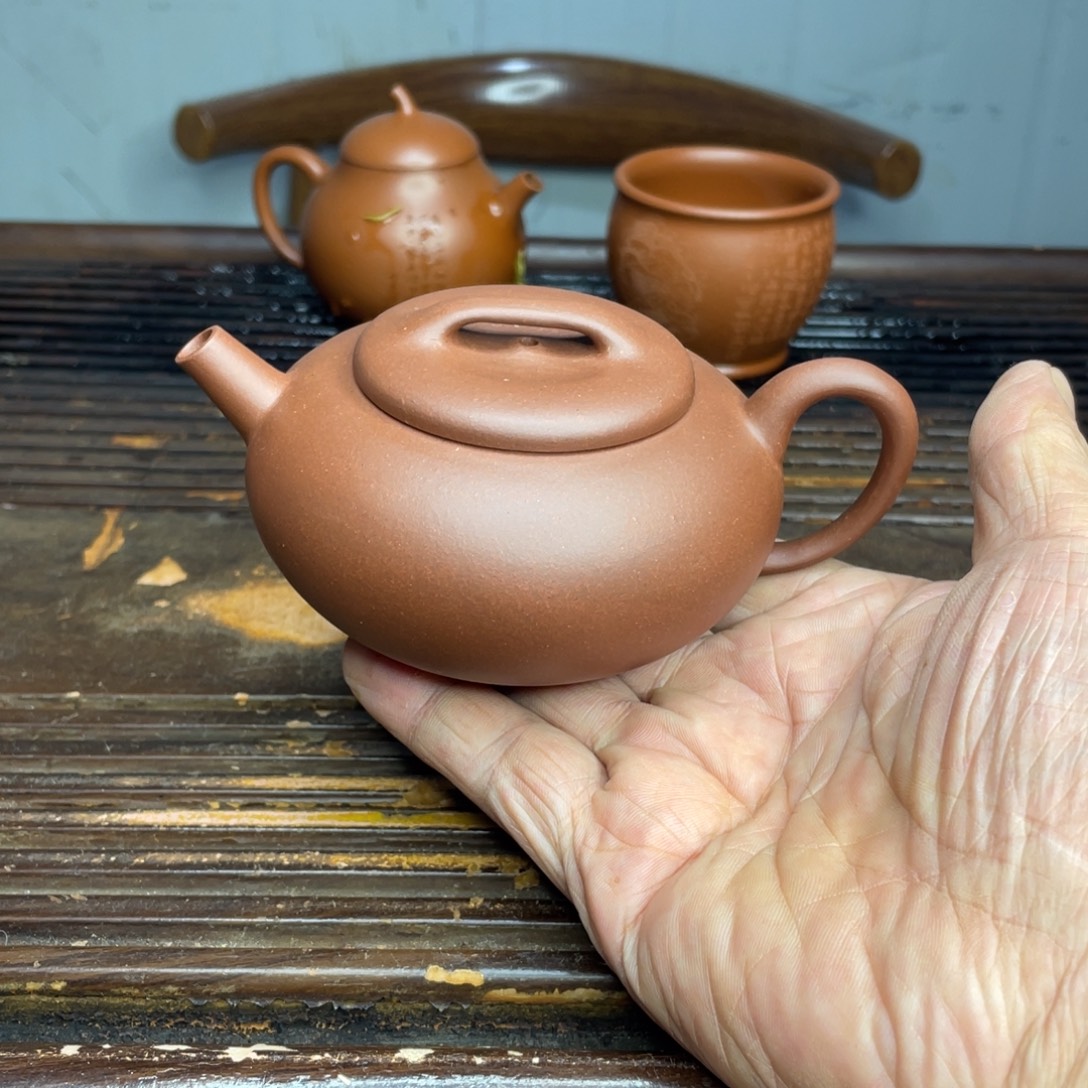 茶杯紫砂原矿底槽清半手过桥扁腹200cc（微微瑕）