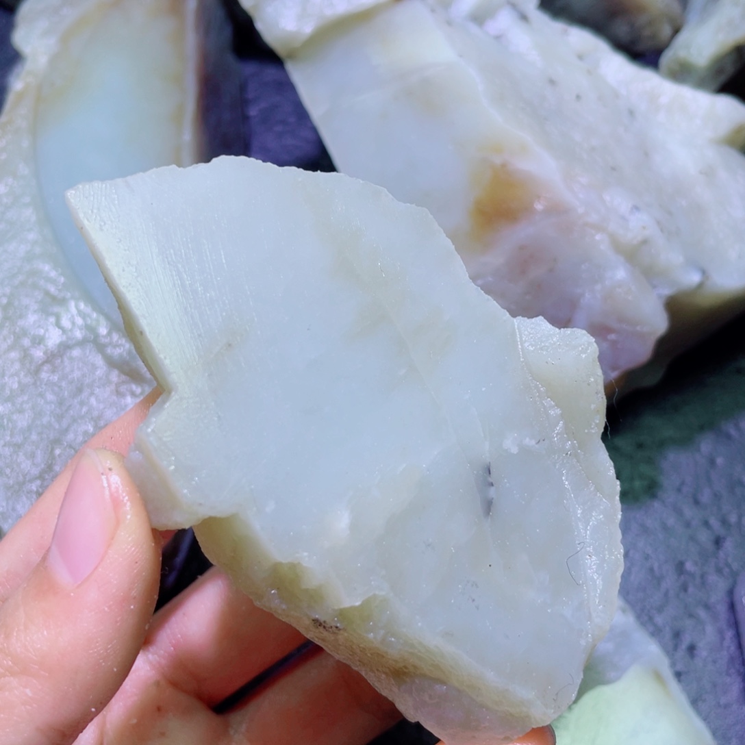 和田玉未镶嵌珠宝半成品