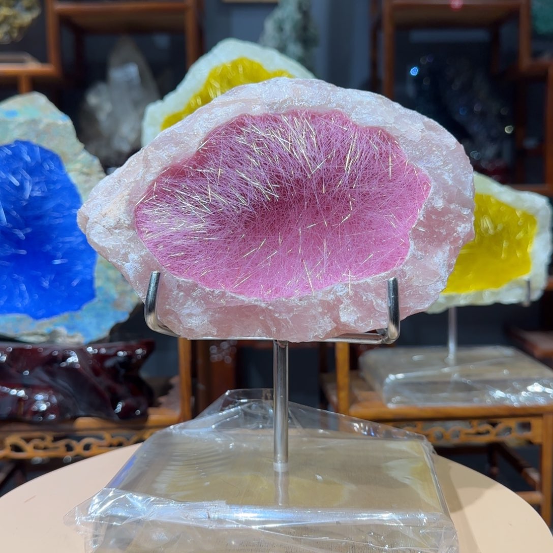 东***生石材巴西芙蓉石矿