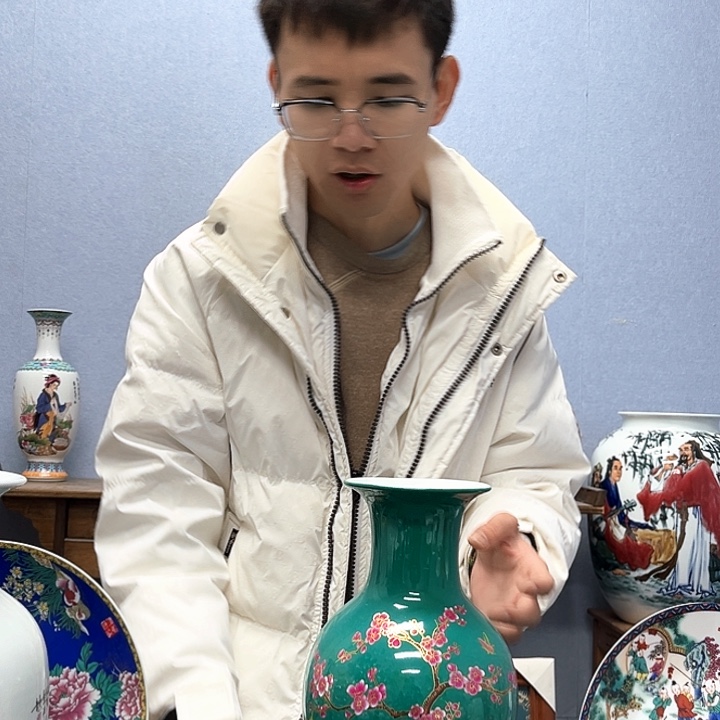 瓷片景德镇孔雀回头绿陶瓷摆件