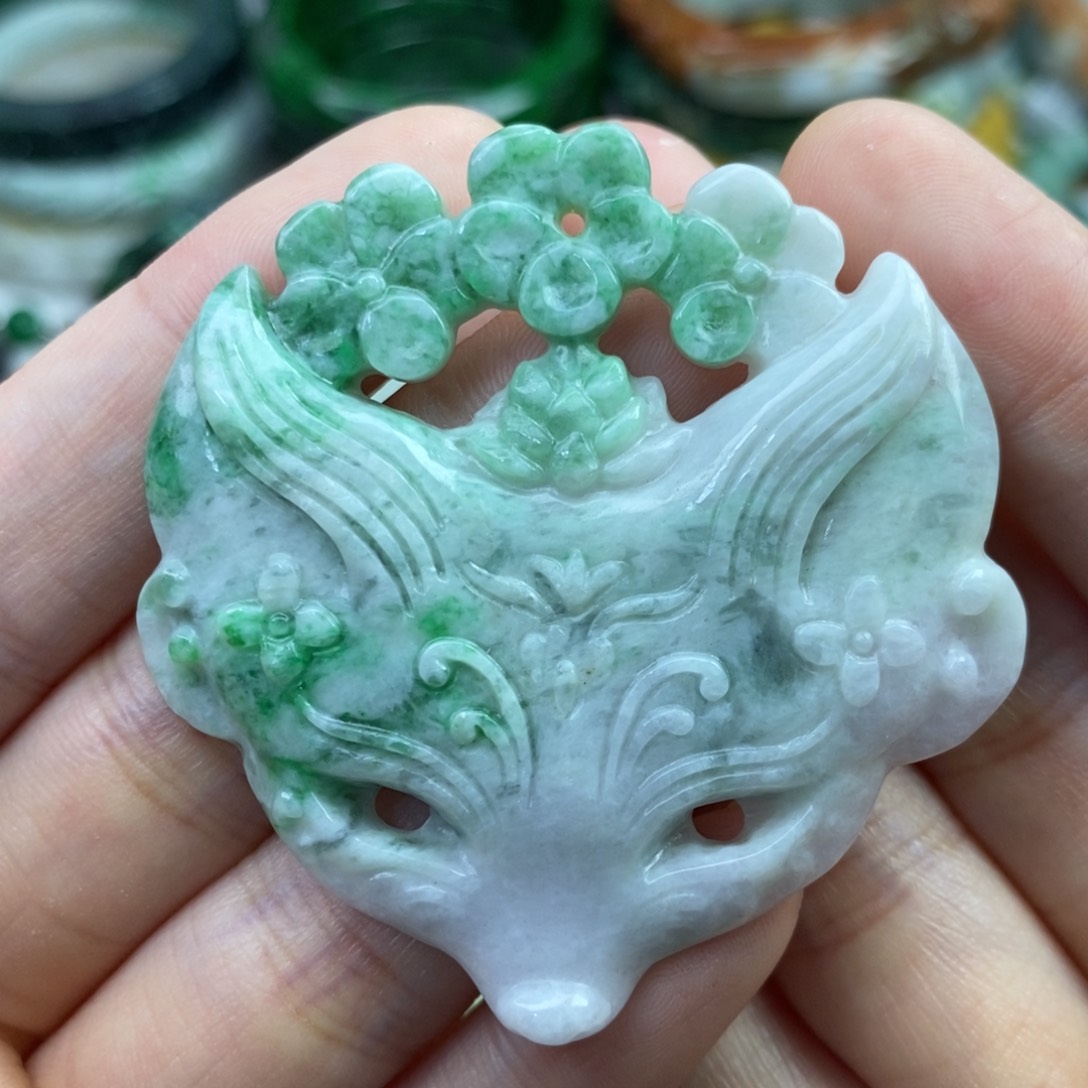 颈饰未镶嵌翡翠吊坠