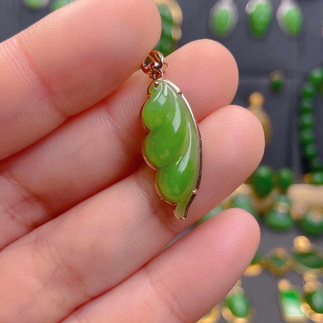 和田玉吊坠(不含链)18K金镶嵌1380