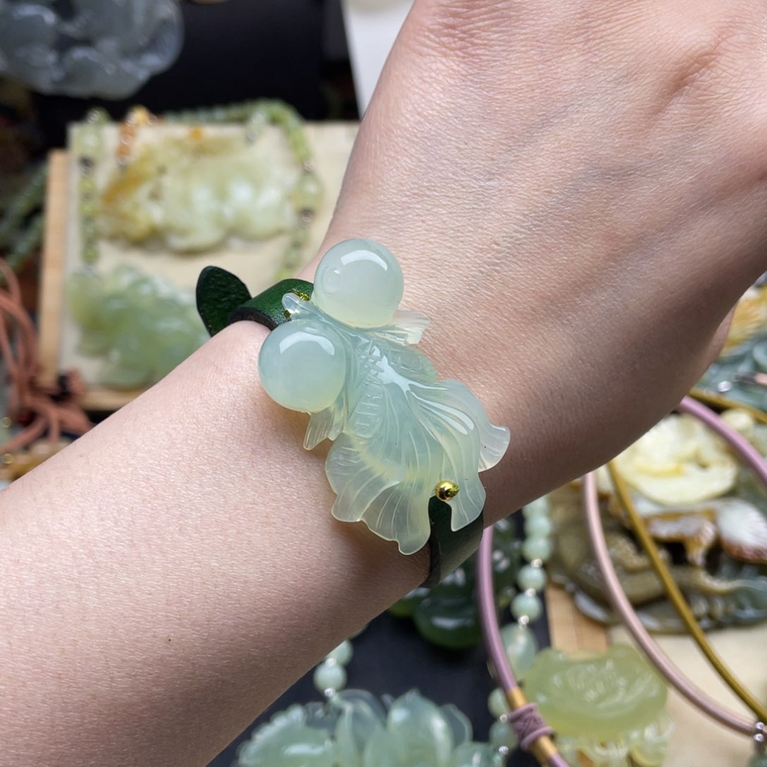 蛇纹石玉手链未镶嵌