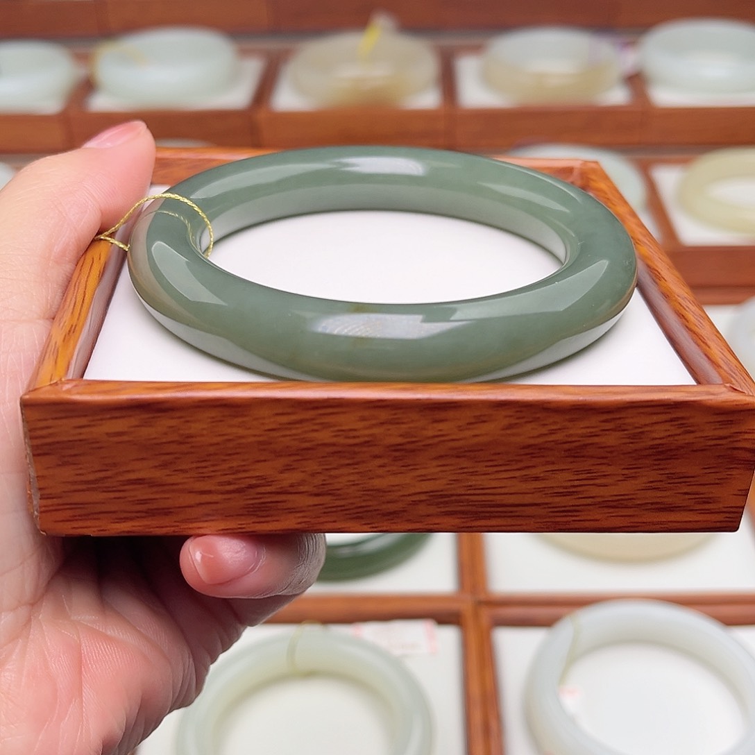 和田玉手镯未镶嵌60