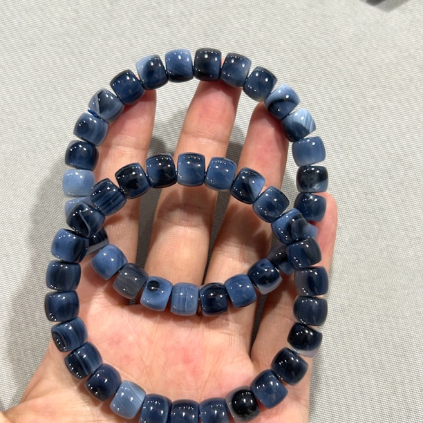 A368 蓝沁烟紫玛瑙 直切单圈手串 多样性发其一