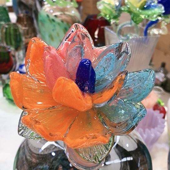 琉璃花瓶高45厘米宽12厘米