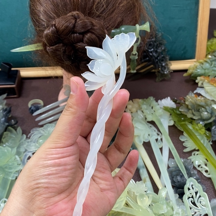 蛇纹石玉发饰未镶嵌七*后