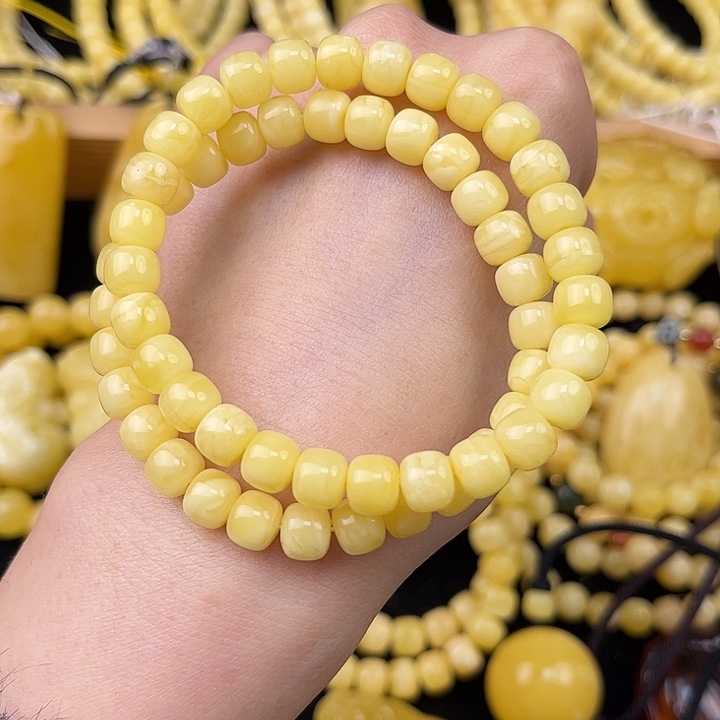 琥珀未镶嵌颈饰琥珀，多样性发其一