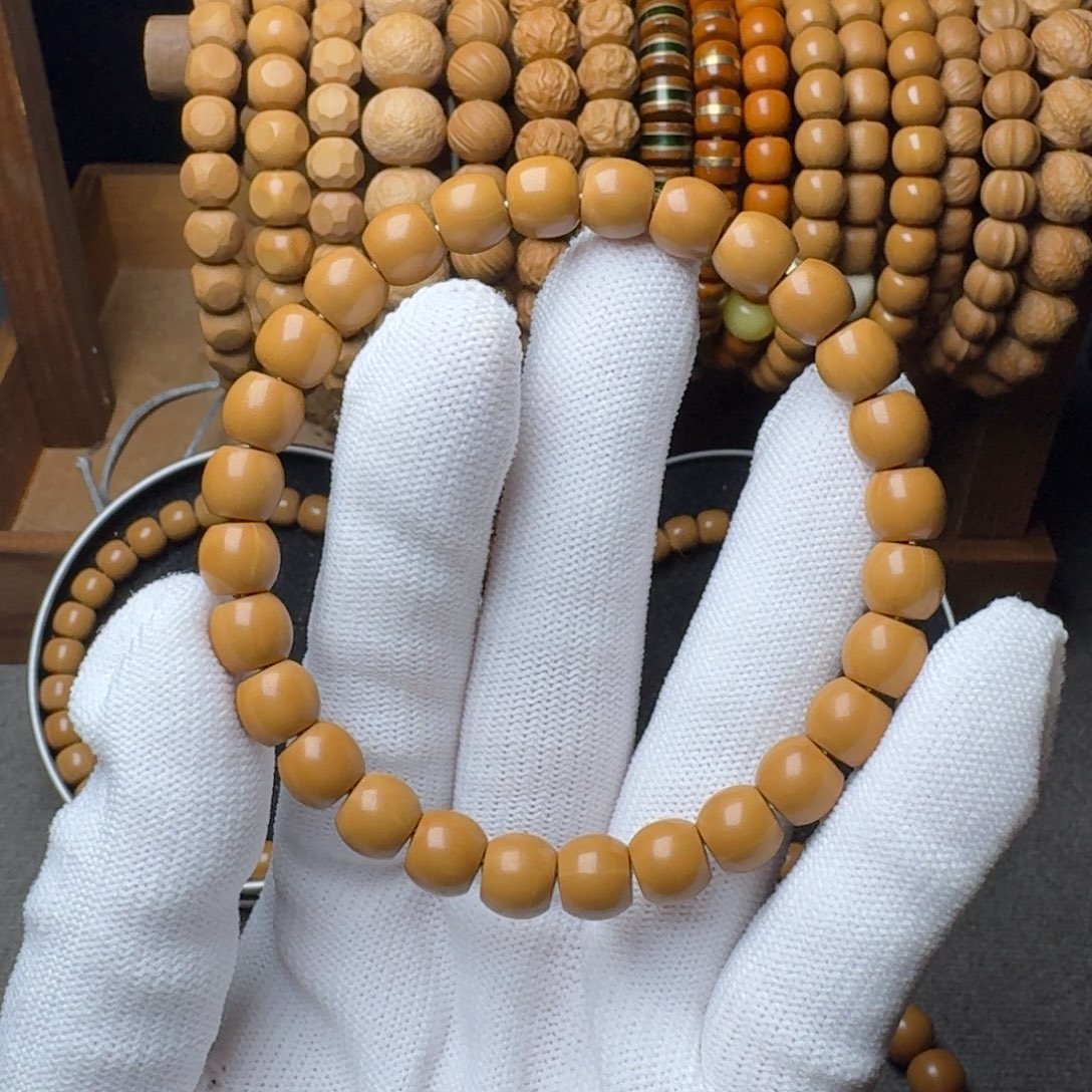 猴头核桃吊坠玻璃直切（瑕疵）8.2mm