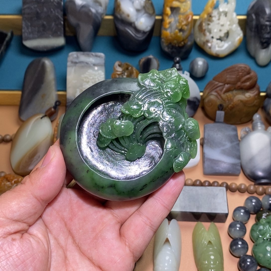 未镶嵌和田玉摆件