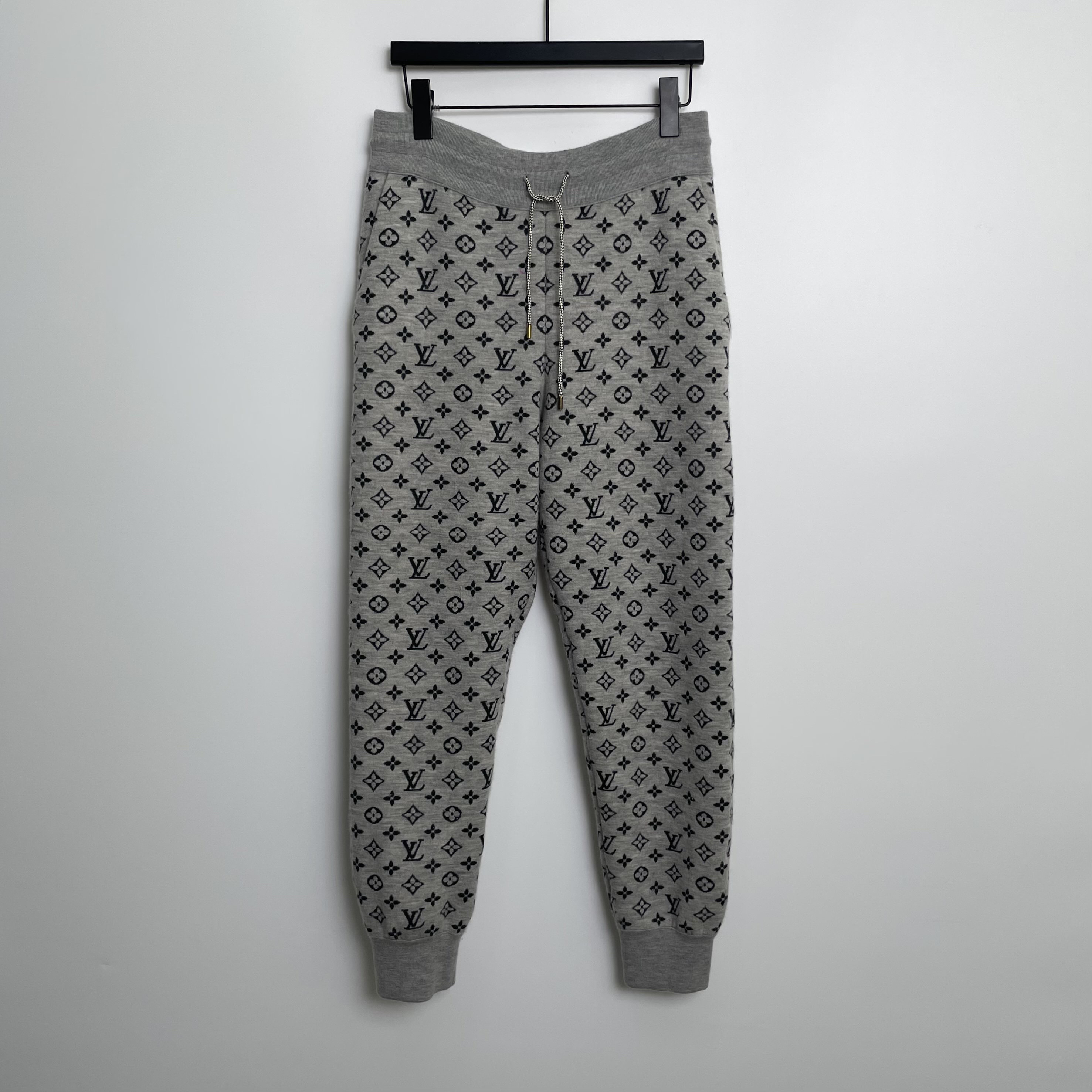 99新 LouisVuitton/路易威登 D500162/老花满印休闲束脚裤/S码