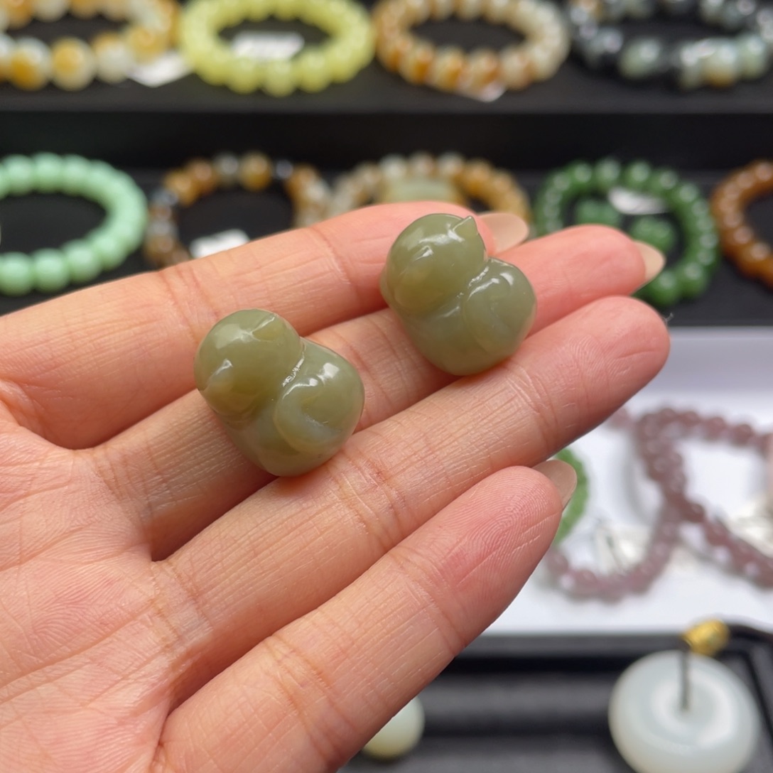 颈饰未镶嵌和田玉