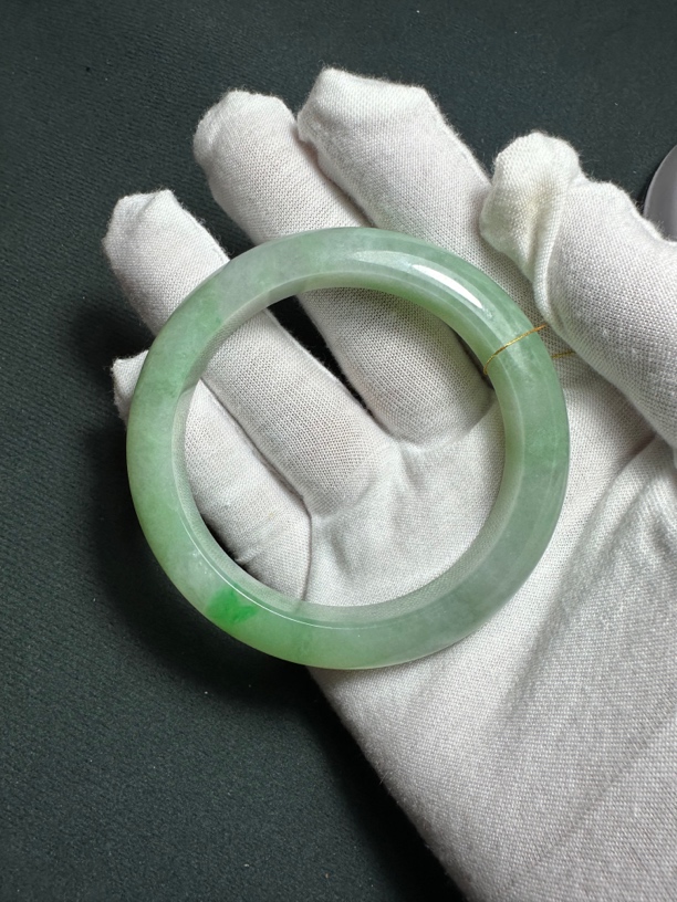 天然翡翠55口手镯