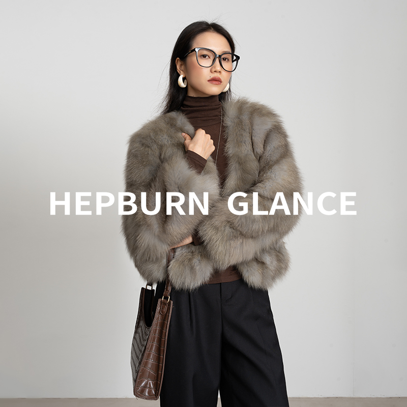 HG/四季香榭_进口狐狸毛晕染霜色皮草外套女V款短款显瘦冬季大衣