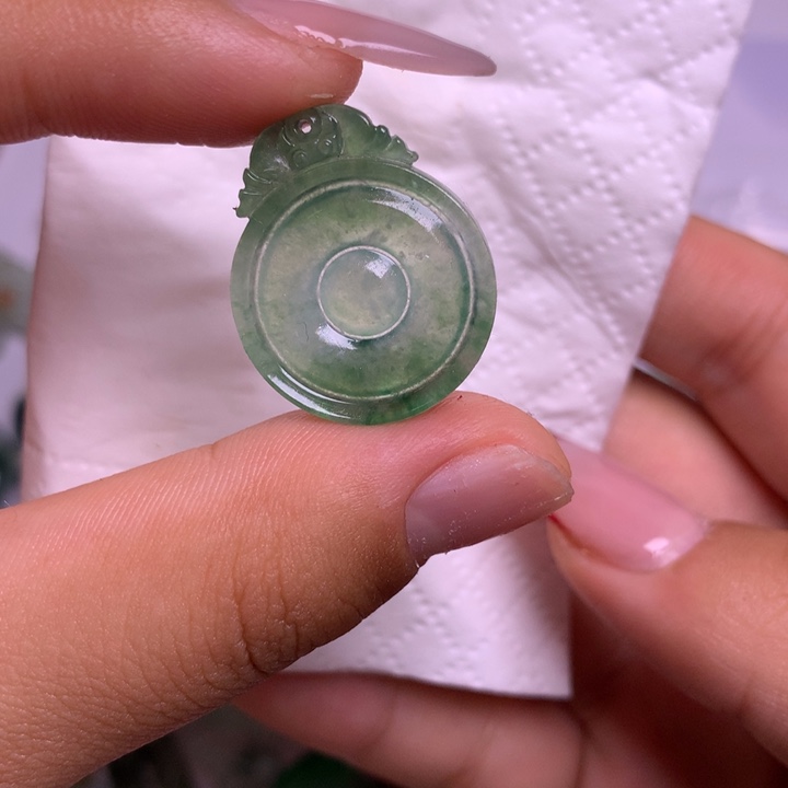 定制翡翠未镶嵌福贝