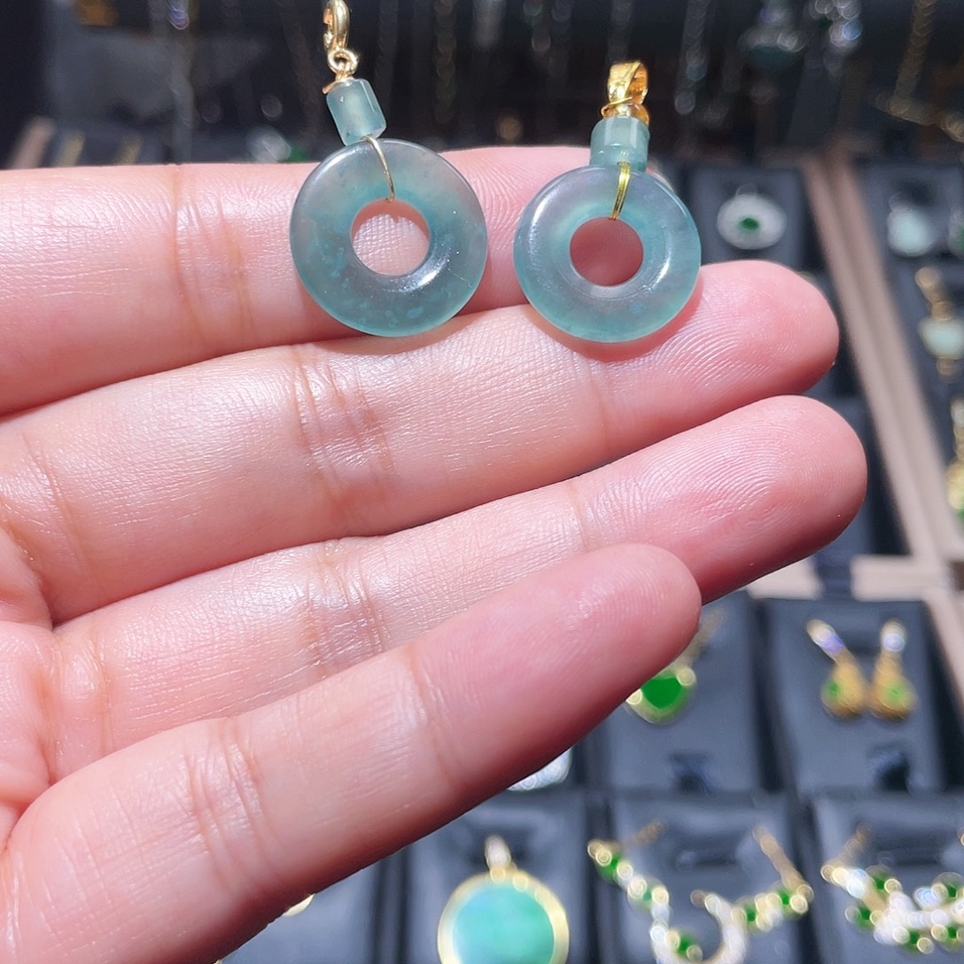 翡翠14K金镶嵌颈饰