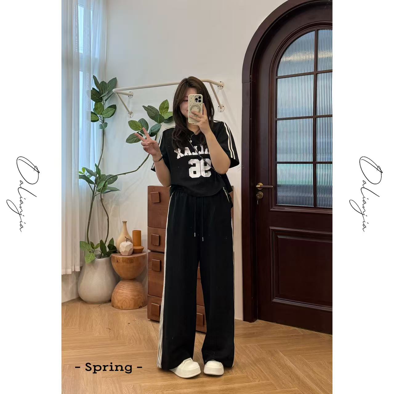 晶咕佳佳【慢调生活】运动感条纹拼袖上衣+运动感阔腿长裤显