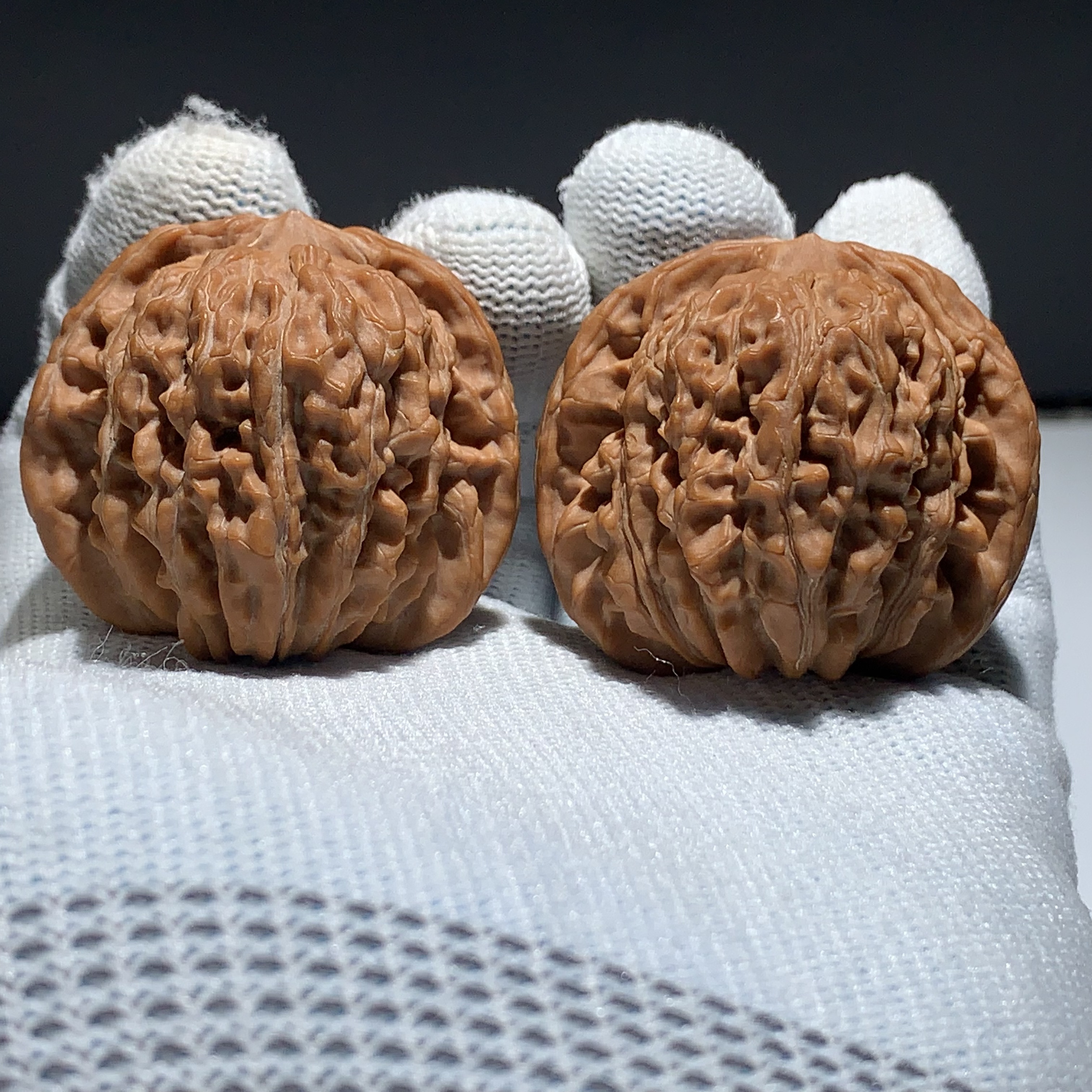 文玩核桃老树红皮四座楼边43肚39高38精品对【A25】