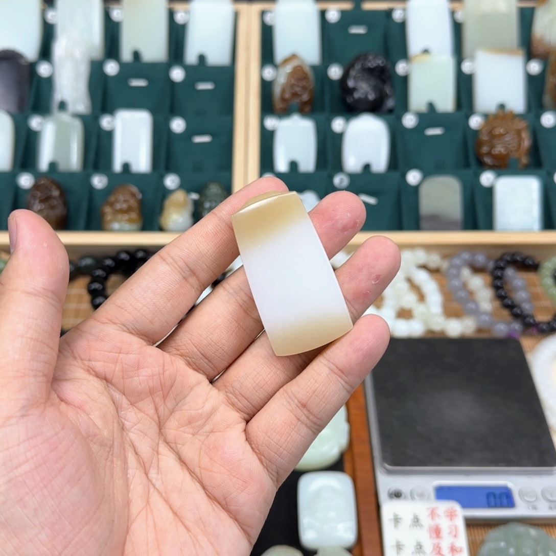 和田玉挂件未镶嵌