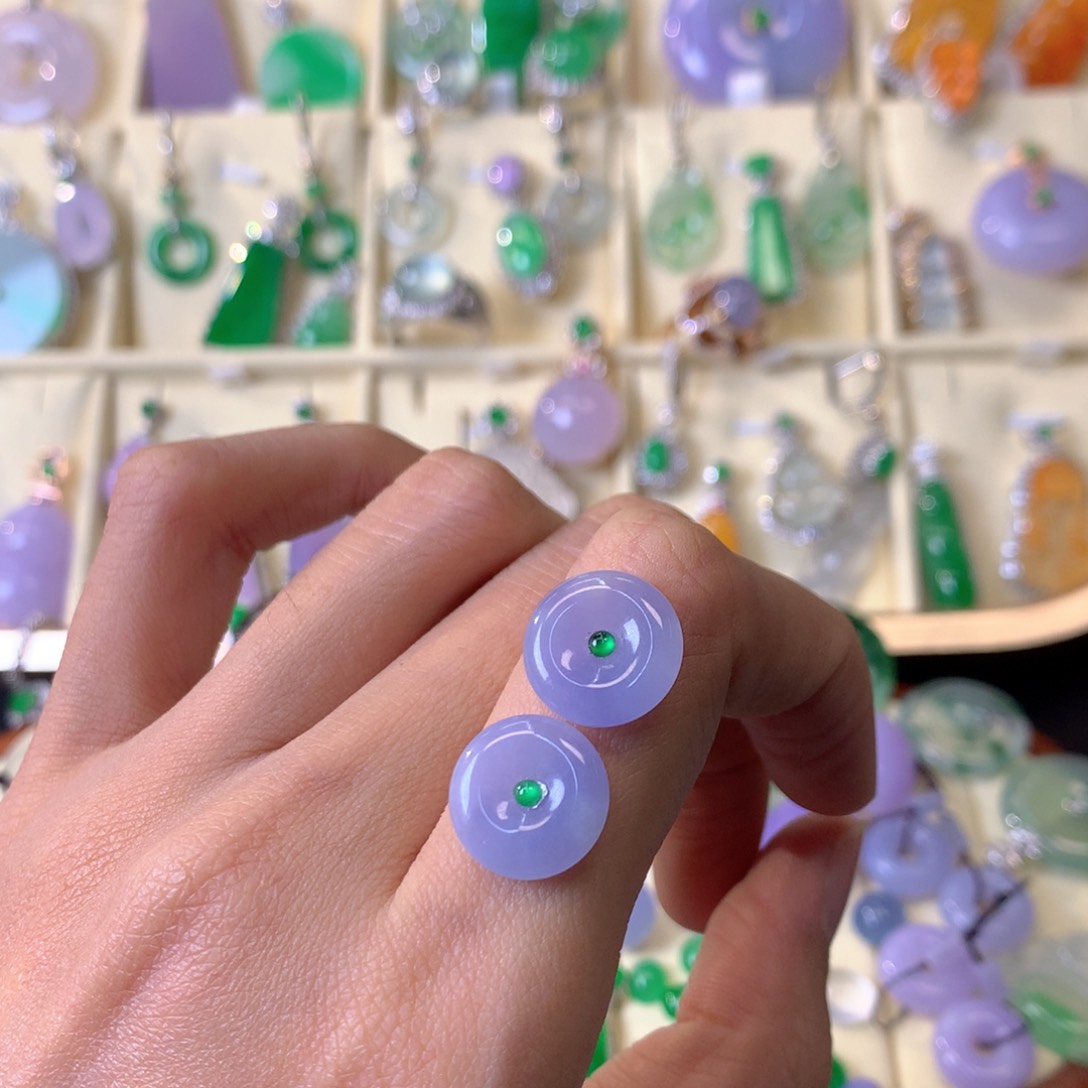 翡翠颈饰未镶嵌裸石