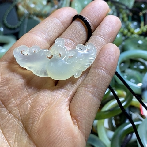 岫玉颈饰未镶嵌一个