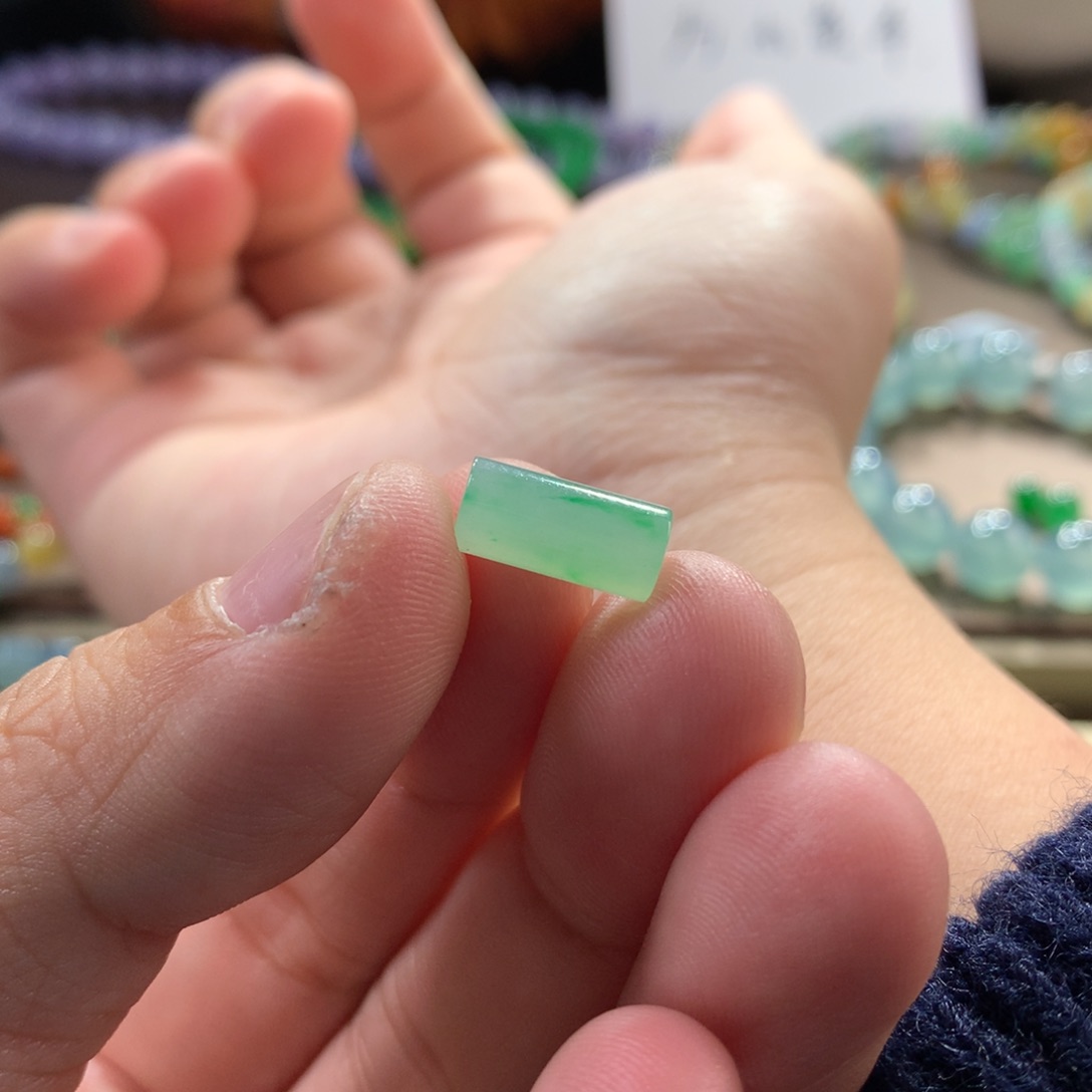 翡翠手链未镶嵌不****海冰甜绿桶珠11.8x5.66