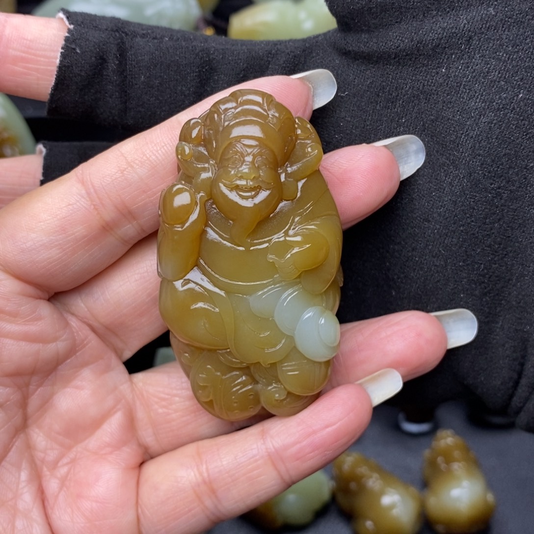 海***阔和田玉未镶嵌挂件