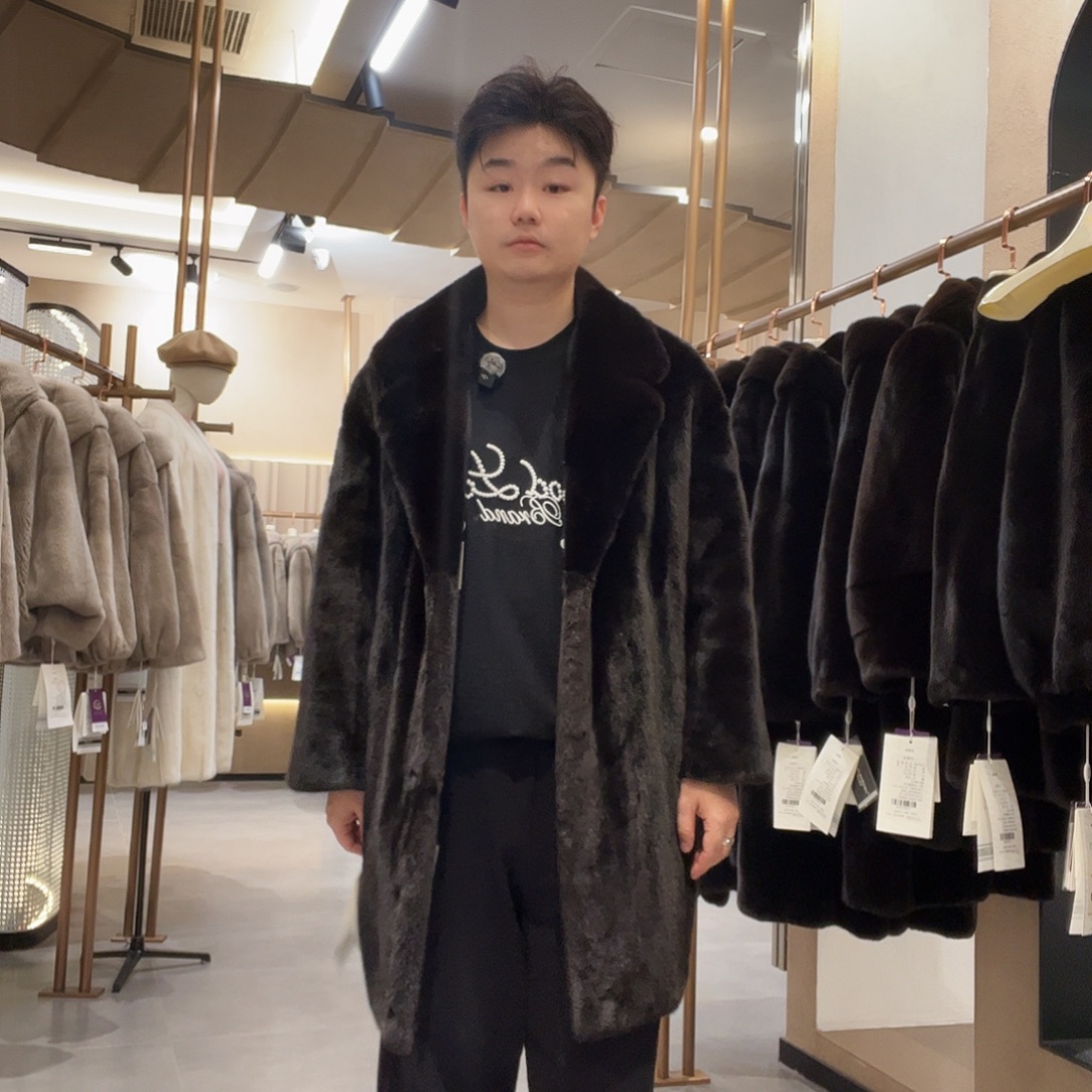 小***女2088本黑原色宝嘉美水貂外套