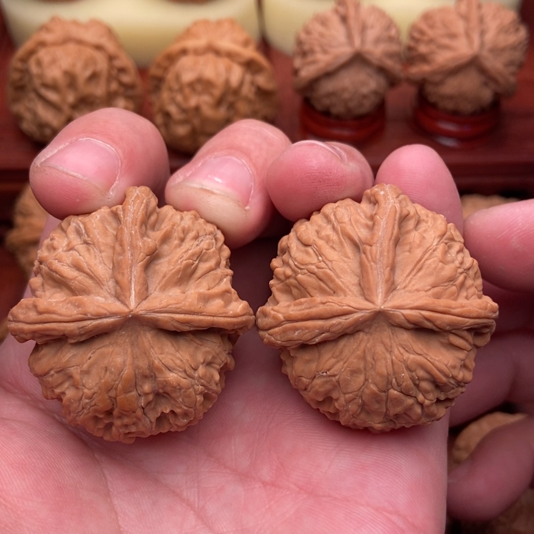 桃核把件野生金锭大三棱41.5