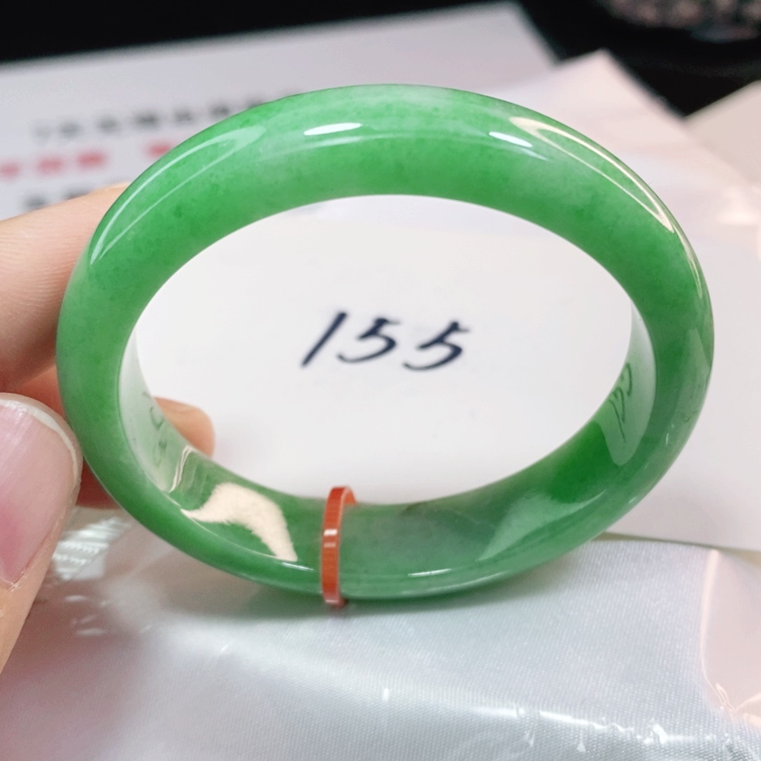 翡翠手镯未镶嵌50.4圈口贵妃