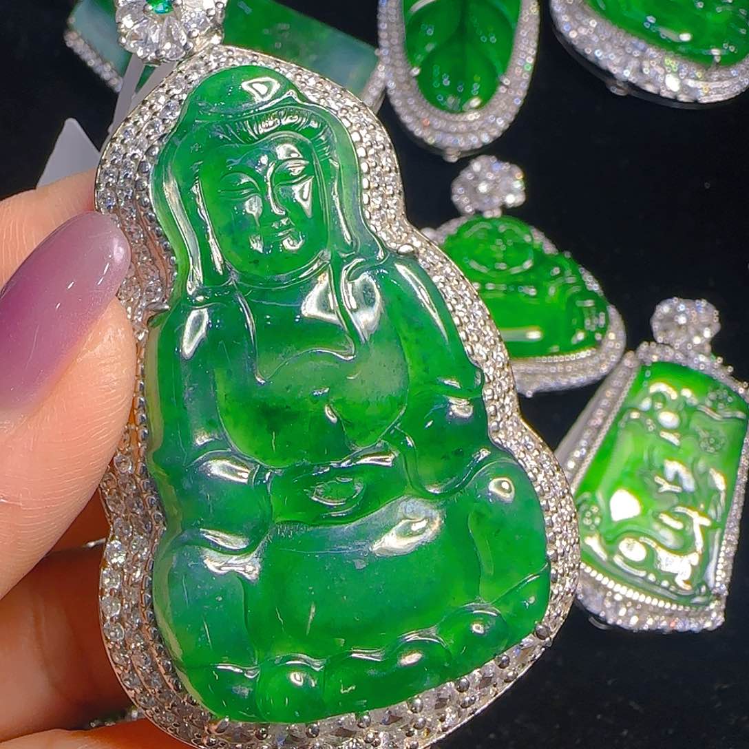 翡翠吊坠(赠链)银S925镶嵌