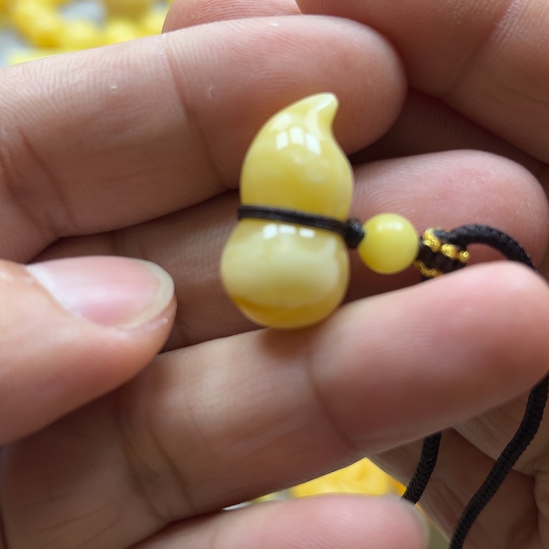 蜜蜡珠宝奇石未镶嵌