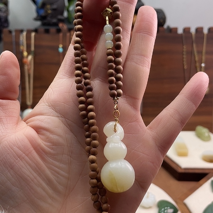 颈饰未镶嵌和田玉