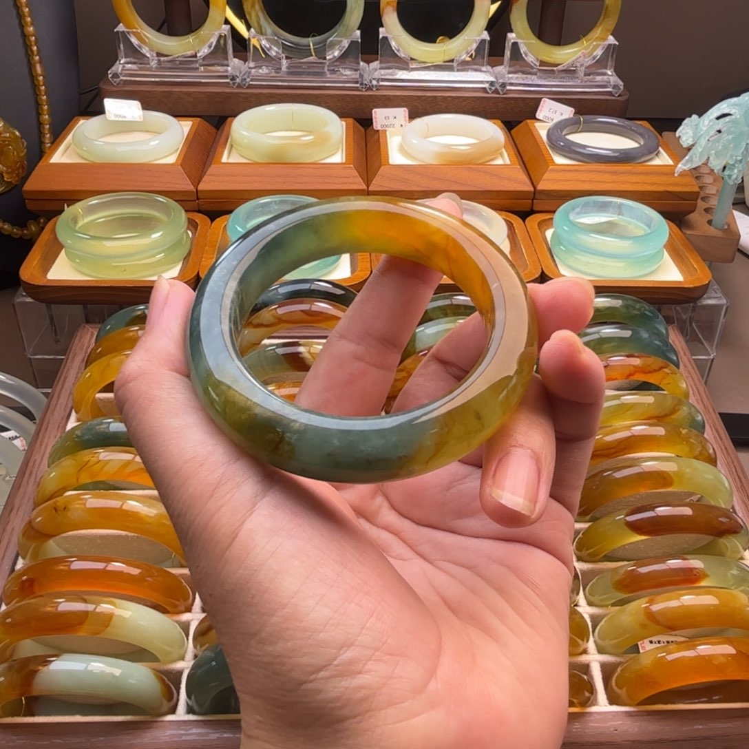 蛇纹石玉未镶嵌手镯56